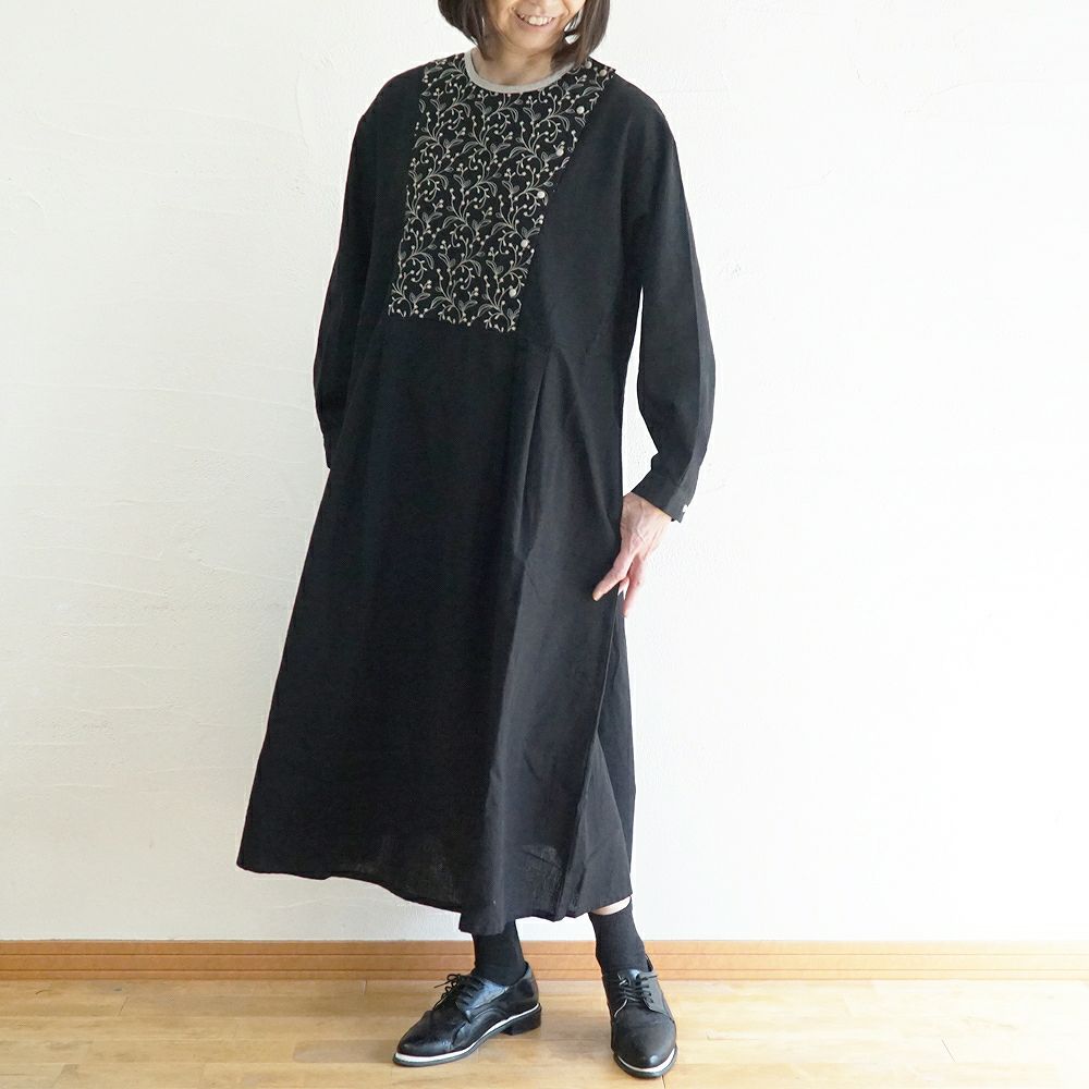 Branch m‘.,ブランチエム,ナチュラル,30代,40代,50代,60代,リネン,ゆったり,刺繍,刺繍ワンピース,ワンピース,タックワンピース,