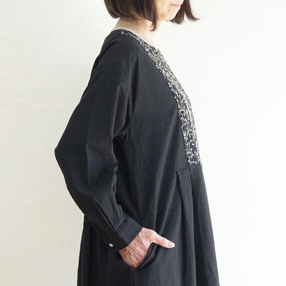 Branch m‘.,ブランチエム,ナチュラル,30代,40代,50代,60代,リネン,ゆったり,刺繍,刺繍ワンピース,ワンピース,タックワンピース,