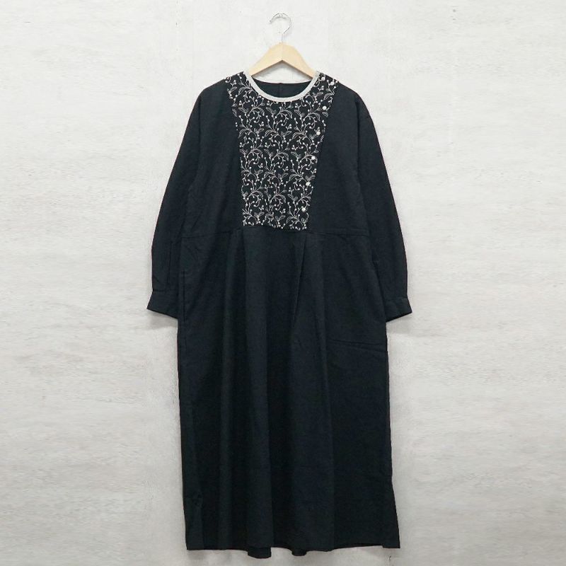 Branch m‘.,ブランチエム,ナチュラル,30代,40代,50代,60代,リネン,ゆったり,刺繍,刺繍ワンピース,ワンピース,タックワンピース,