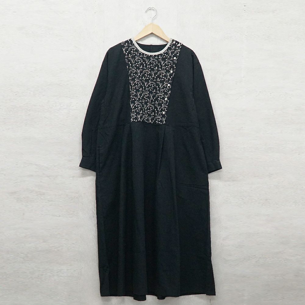 Branch m‘.,ブランチエム,ナチュラル,30代,40代,50代,60代,リネン,ゆったり,刺繍,刺繍ワンピース,ワンピース,タックワンピース,