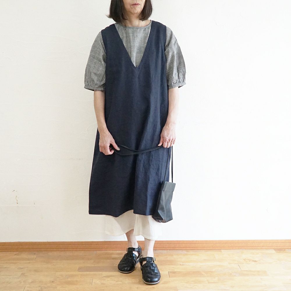 Branch m‘.,ブランチエム,ナチュラル,30代,40代,50代,60代,リネン,ゆったり,ワンピース,リネンワンピース,ノースリーブワンピース,Vネック,Vネックワンピース