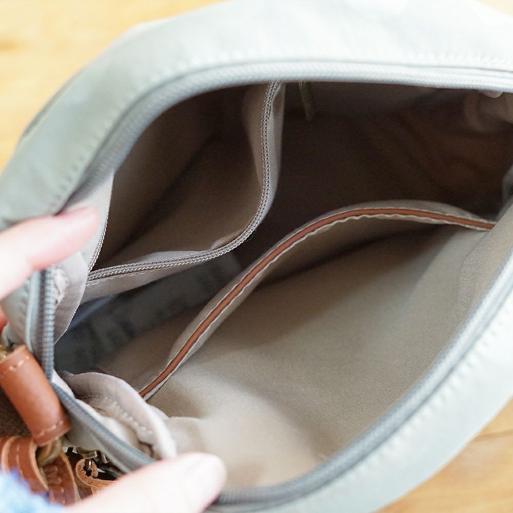 Branch m‘.,ブランチエム,ナチュラル,30代,40代,50代,60代,ゆったり,バッグ,toleur,トーラ,トートバッグ,革バッグ,カウレザーバッグ,カウレザー,ショルダーバッグ,ショルダー,ナイロンバッグ