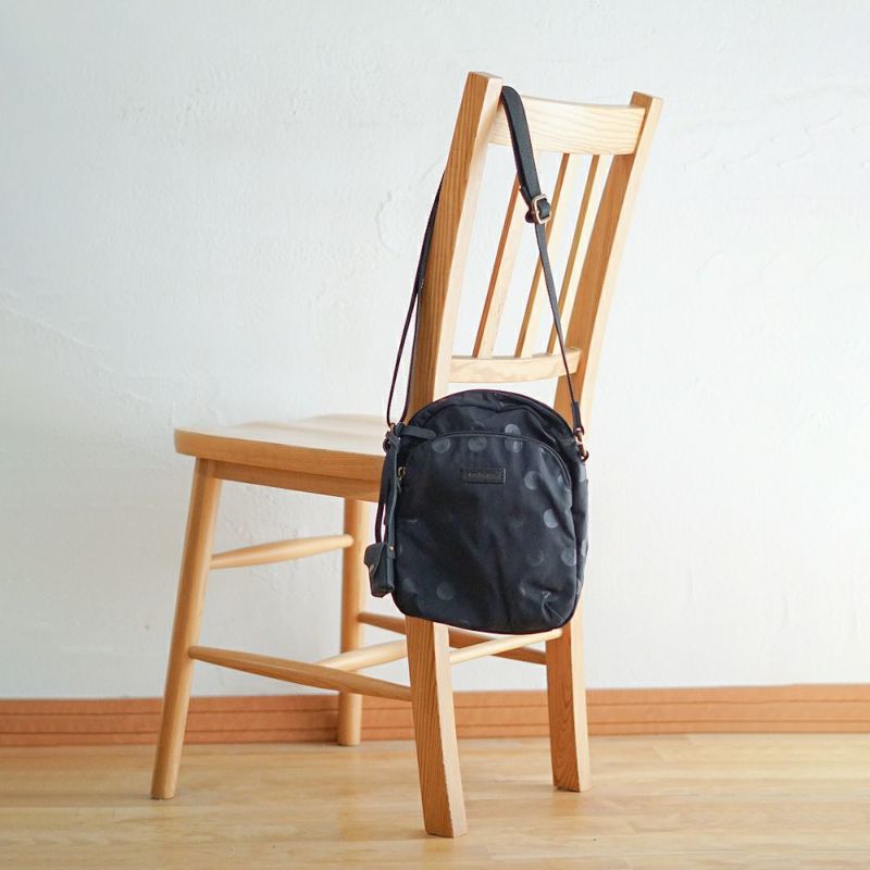 Branch m‘.,ブランチエム,ナチュラル,30代,40代,50代,60代,ゆったり,バッグ,toleur,トーラ,トートバッグ,革バッグ,カウレザーバッグ,カウレザー,ショルダーバッグ,ショルダー,ナイロンバッグ