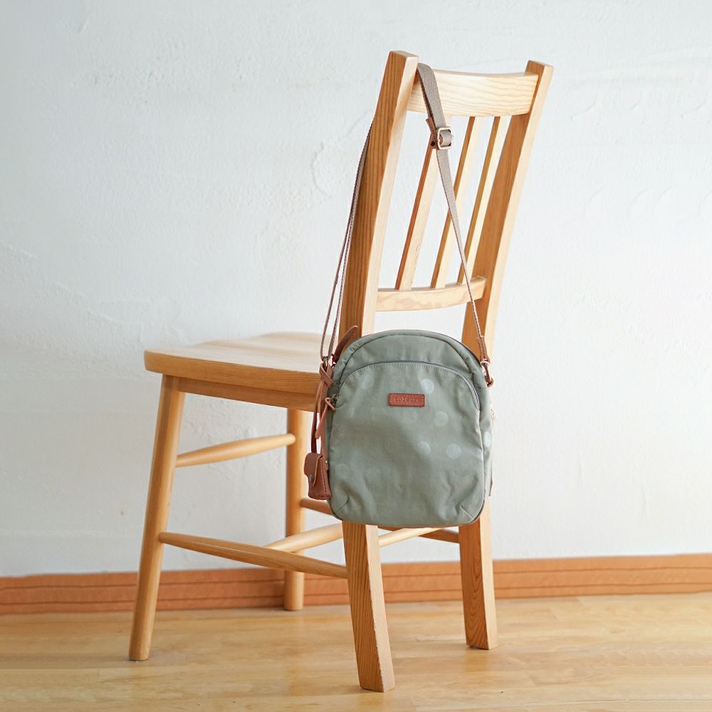 Branch m‘.,ブランチエム,ナチュラル,30代,40代,50代,60代,ゆったり,バッグ,toleur,トーラ,トートバッグ,革バッグ,カウレザーバッグ,カウレザー,ショルダーバッグ,ショルダー,ナイロンバッグ