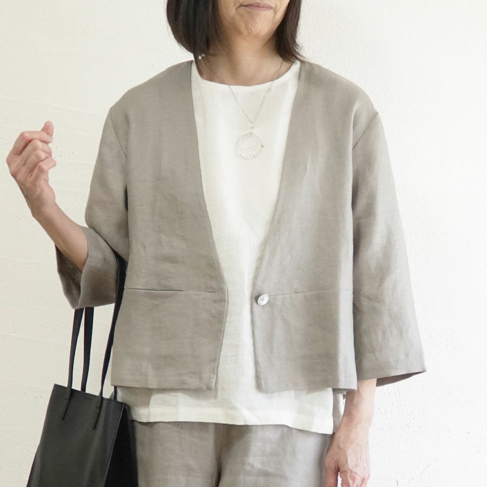 Branch m‘.,ブランチエム,ナチュラル,30代,40代,50代,60代,リネン,ゆったり,ジャケット,リネンジャケット,Vネック、Vネックジャケット,ノーカラージャケット,ショート丈,ショートジャケット,フォーマル,オケージョン,セットアップ