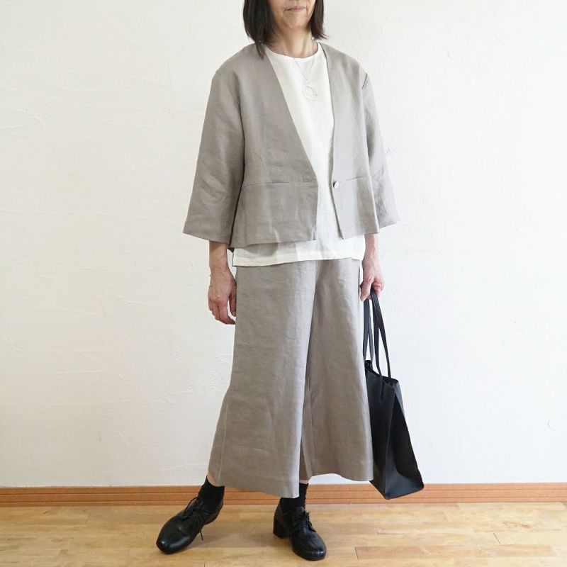 Branch m‘.,ブランチエム,ナチュラル,30代,40代,50代,60代,リネン,ゆったり,ジャケット,リネンジャケット,Vネック、Vネックジャケット,ノーカラージャケット,ショート丈,ショートジャケット,フォーマル,オケージョン,セットアップ