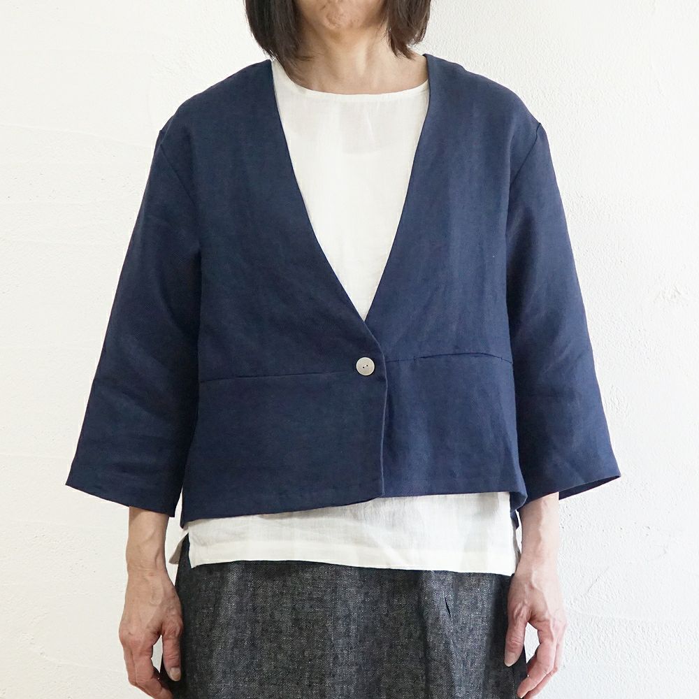 Branch m‘.,ブランチエム,ナチュラル,30代,40代,50代,60代,リネン,ゆったり,ジャケット,リネンジャケット,Vネック、Vネックジャケット,ノーカラージャケット,ショート丈,ショートジャケット,フォーマル,オケージョン,セットアップ