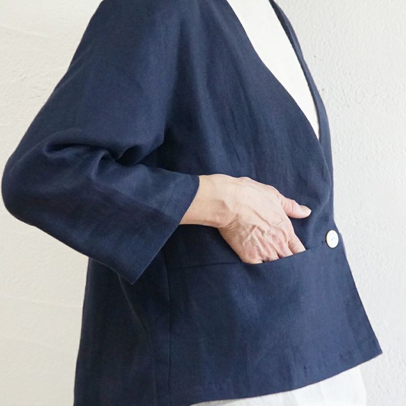 Branch m‘.,ブランチエム,ナチュラル,30代,40代,50代,60代,リネン,ゆったり,ジャケット,リネンジャケット,Vネック、Vネックジャケット,ノーカラージャケット,ショート丈,ショートジャケット,フォーマル,オケージョン,セットアップ