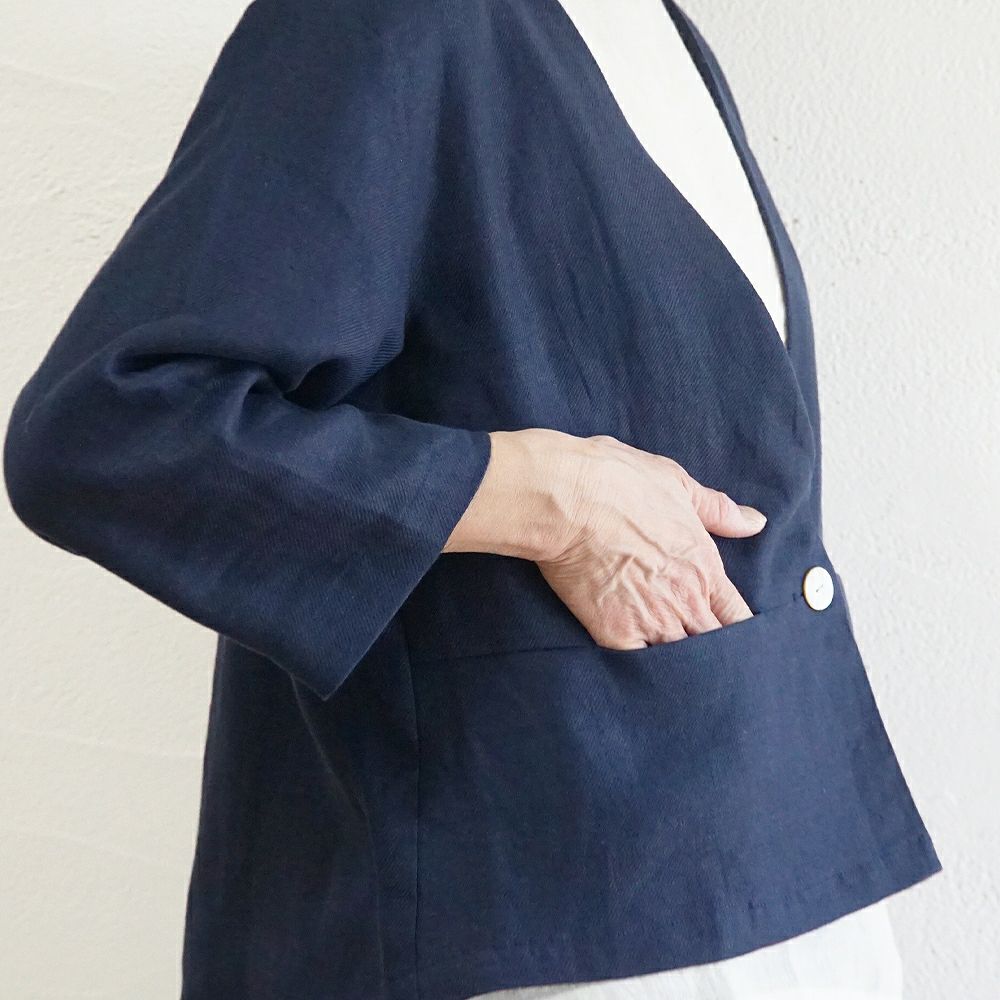 Branch m‘.,ブランチエム,ナチュラル,30代,40代,50代,60代,リネン,ゆったり,ジャケット,リネンジャケット,Vネック、Vネックジャケット,ノーカラージャケット,ショート丈,ショートジャケット,フォーマル,オケージョン,セットアップ