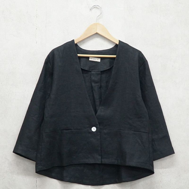 Branch m‘.,ブランチエム,ナチュラル,30代,40代,50代,60代,リネン,ゆったり,ジャケット,リネンジャケット,Vネック、Vネックジャケット,ノーカラージャケット,ショート丈,ショートジャケット,フォーマル,オケージョン,セットアップ