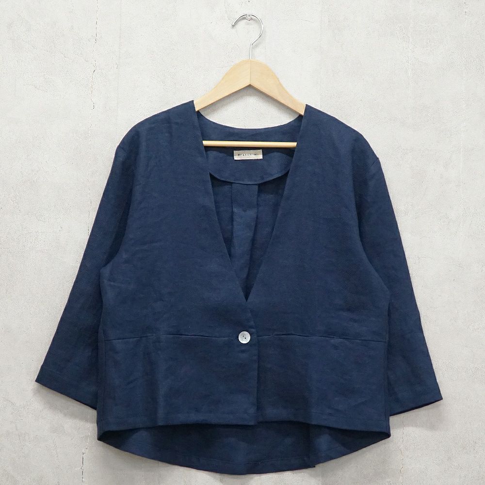 Branch m‘.,ブランチエム,ナチュラル,30代,40代,50代,60代,リネン,ゆったり,ジャケット,リネンジャケット,Vネック、Vネックジャケット,ノーカラージャケット,ショート丈,ショートジャケット,フォーマル,オケージョン,セットアップ