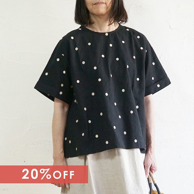 Branch m‘.,ブランチエム,ナチュラル,30代,40代,50代,60代,リネン,ゆったり,blouse,ブラウス,半袖,ドット,ドット柄,刺繍,刺繍ブラウス,半袖,半袖ブラウス,プルオーバー,プルオーバーブラウス