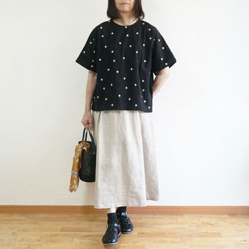 Branch m‘.,ブランチエム,ナチュラル,30代,40代,50代,60代,リネン,ゆったり,blouse,ブラウス,半袖,ドット,ドット柄,刺繍,刺繍ブラウス,半袖,半袖ブラウス,プルオーバー,プルオーバーブラウス