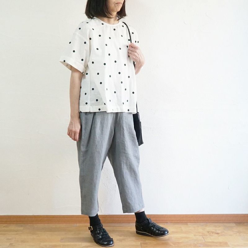Branch m‘.,ブランチエム,ナチュラル,30代,40代,50代,60代,リネン,ゆったり,blouse,ブラウス,半袖,ドット,ドット柄,刺繍,刺繍ブラウス,半袖,半袖ブラウス,プルオーバー,プルオーバーブラウス