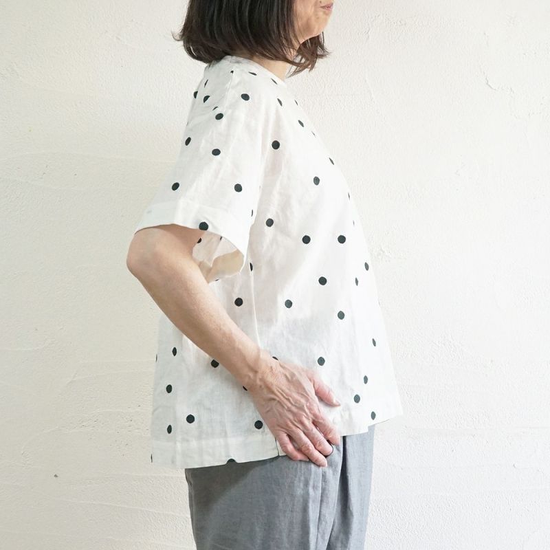 Branch m‘.,ブランチエム,ナチュラル,30代,40代,50代,60代,リネン,ゆったり,blouse,ブラウス,半袖,ドット,ドット柄,刺繍,刺繍ブラウス,半袖,半袖ブラウス,プルオーバー,プルオーバーブラウス
