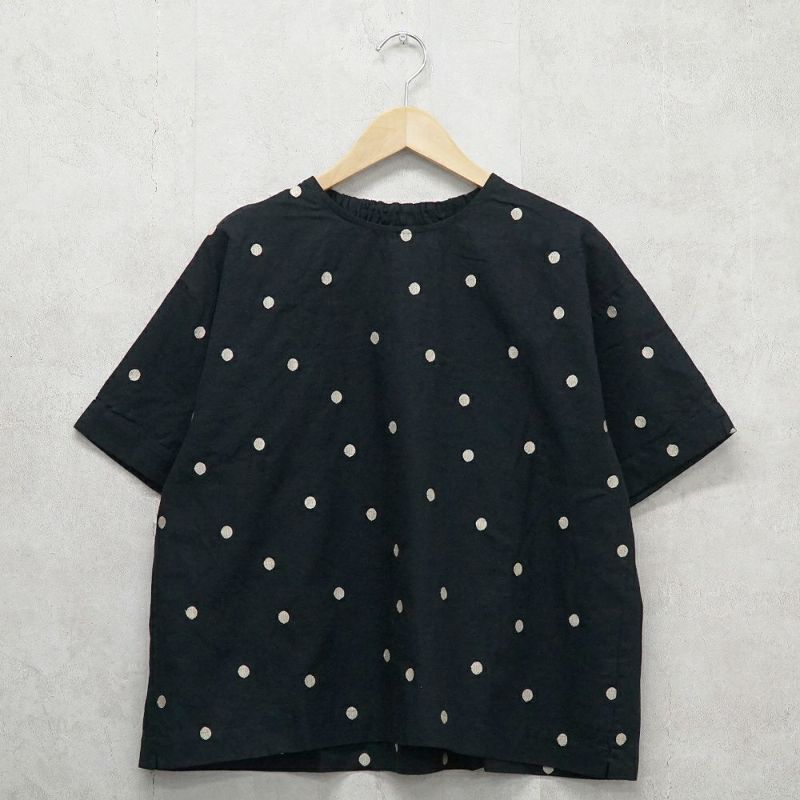Branch m‘.,ブランチエム,ナチュラル,30代,40代,50代,60代,リネン,ゆったり,blouse,ブラウス,半袖,ドット,ドット柄,刺繍,刺繍ブラウス,半袖,半袖ブラウス,プルオーバー,プルオーバーブラウス