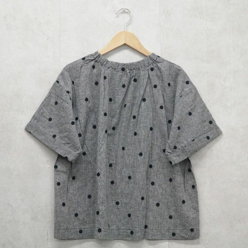 Branch m‘.,ブランチエム,ナチュラル,30代,40代,50代,60代,リネン,ゆったり,blouse,ブラウス,半袖,ドット,ドット柄,刺繍,刺繍ブラウス,半袖,半袖ブラウス,プルオーバー,プルオーバーブラウス