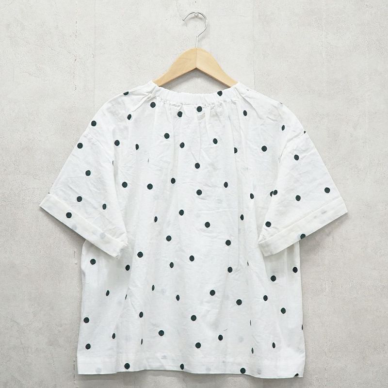 Branch m‘.,ブランチエム,ナチュラル,30代,40代,50代,60代,リネン,ゆったり,blouse,ブラウス,半袖,ドット,ドット柄,刺繍,刺繍ブラウス,半袖,半袖ブラウス,プルオーバー,プルオーバーブラウス
