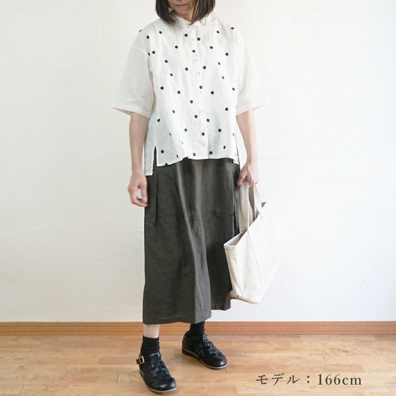 Branch m‘.,ブランチエム,ナチュラル,30代,40代,50代,60代,リネン,ゆったり,blouse,ブラウス,半袖,ドット,ドット柄,刺繍,刺繍ブラウス,半袖,半袖ブラウス,シャツ,衿付き,衿シャツ,