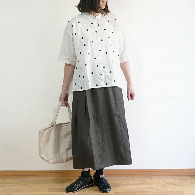 Branch m‘.,ブランチエム,ナチュラル,30代,40代,50代,60代,リネン,ゆったり,blouse,ブラウス,半袖,ドット,ドット柄,刺繍,刺繍ブラウス,半袖,半袖ブラウス,シャツ,衿付き,衿シャツ,