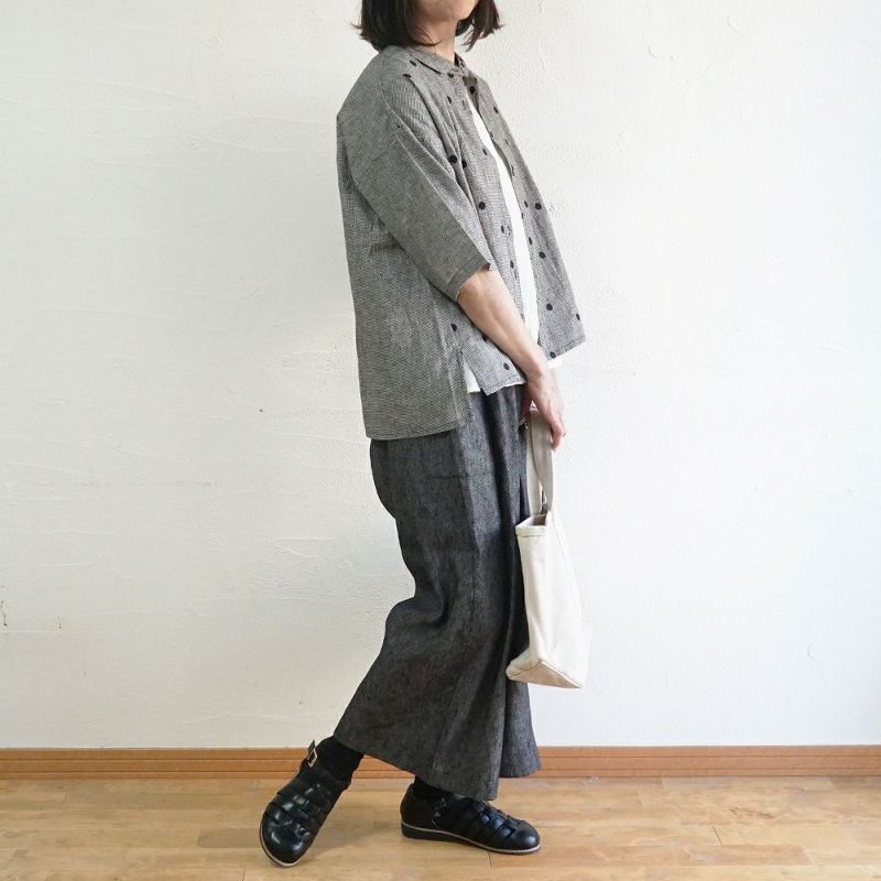 Branch m‘.,ブランチエム,ナチュラル,30代,40代,50代,60代,リネン,ゆったり,blouse,ブラウス,半袖,ドット,ドット柄,刺繍,刺繍ブラウス,半袖,半袖ブラウス,シャツ,衿付き,衿シャツ,
