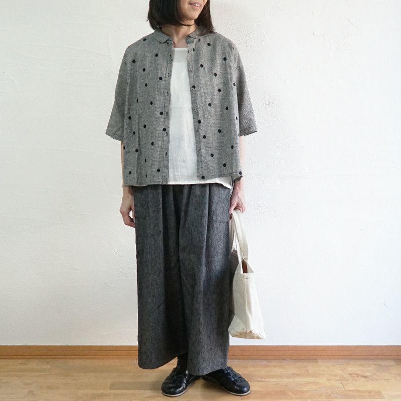 Branch m‘.,ブランチエム,ナチュラル,30代,40代,50代,60代,リネン,ゆったり,blouse,ブラウス,半袖,ドット,ドット柄,刺繍,刺繍ブラウス,半袖,半袖ブラウス,シャツ,衿付き,衿シャツ,