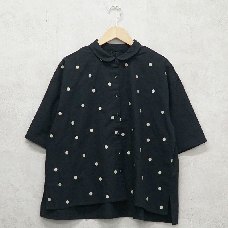 Branch m‘.,ブランチエム,ナチュラル,30代,40代,50代,60代,リネン,ゆったり,blouse,ブラウス,半袖,ドット,ドット柄,刺繍,刺繍ブラウス,半袖,半袖ブラウス,シャツ,衿付き,衿シャツ,