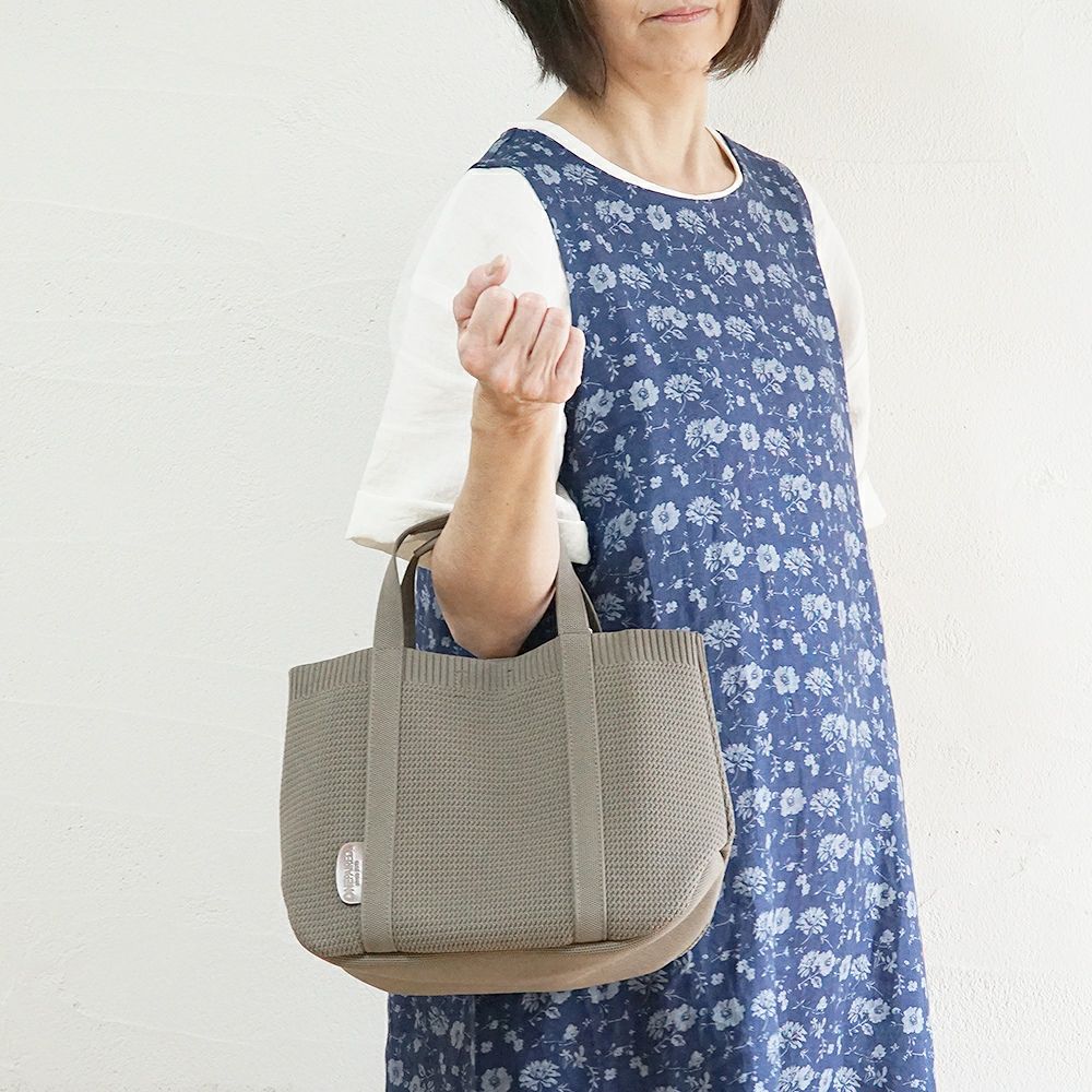 Branch m‘.,ブランチエム,ナチュラル,30代,40代,50代,60代,ゆったり,バッグ,革バッグ,カウレザーバッグ,カウレザー,,ONEPAIRED,ワンペアード,トートバッグ,ニットバッグ