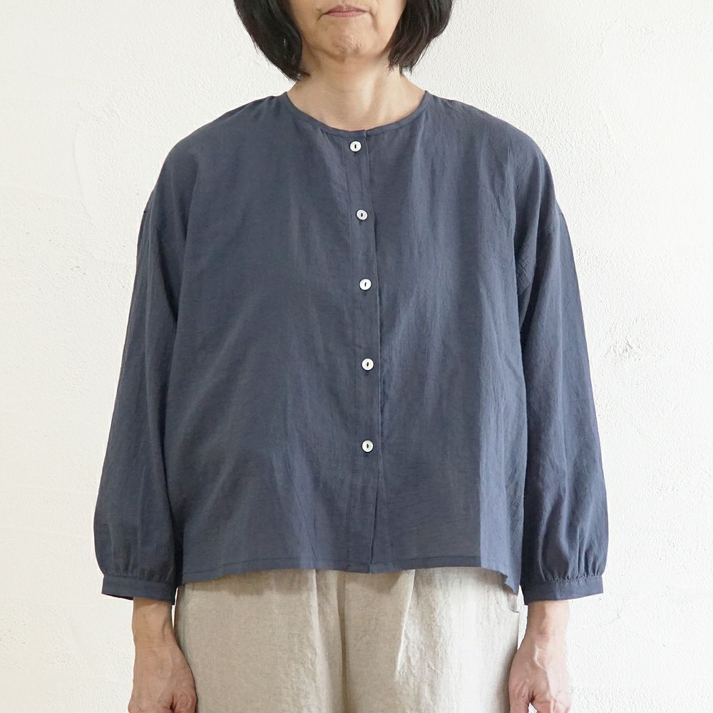 Branch m‘.,ブランチエム,ナチュラル,30代,40代,50代,60代,コットン,綿,ゆったり,ブラウス,コットンブラウス,綿ローン,東炊き,シアーブラウス,シアーシャツ,ノーカラーブラウス