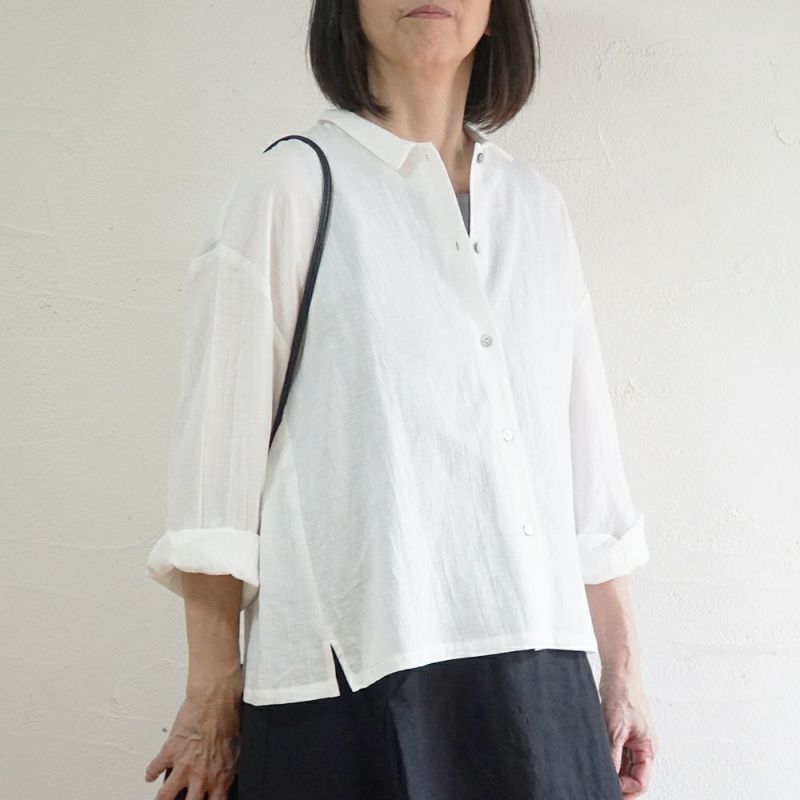 Branch m‘.,ブランチエム,ナチュラル,30代,40代,50代,60代,リネン,コットンリネン,綿麻,ゆったり,ブラウス,長袖,チビ衿,シャツ,チビ衿シャツ,チビ衿ブラウス,