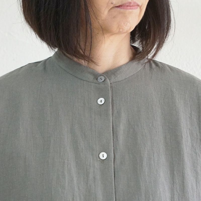 Branch m‘.,ブランチエム,ナチュラル,30代,40代,50代,60代,リネン,コットンリネン,綿麻,ゆったり,ブラウス,長袖,バンドカラー,シャツ,バンドカラーシャツ,バンドカラーブラウス,切替,切替ブラウス