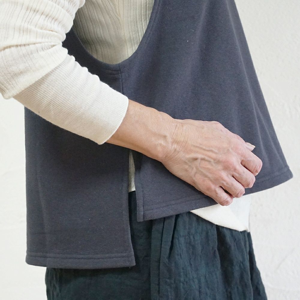 Branch m‘.,ブランチエム,ナチュラル,30代,40代,50代,60代,コットン,ゆったり,綿,裏毛,裏毛ベスト,ベスト,レイヤード,重ね着,体温調節,