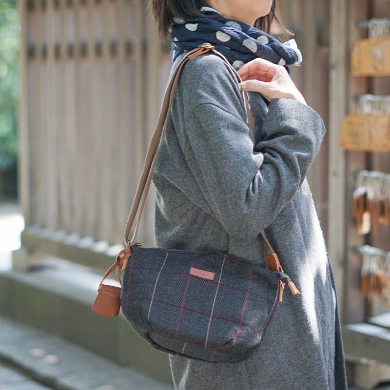 Branch m‘.,ブランチエム,ナチュラル,30代,40代,50代,60代,ゆったり,バッグ,toleur,トーラ,ショルダーバッグ,ショルダー,ウールバッグ,チェック,チェック柄,チェックバッグ