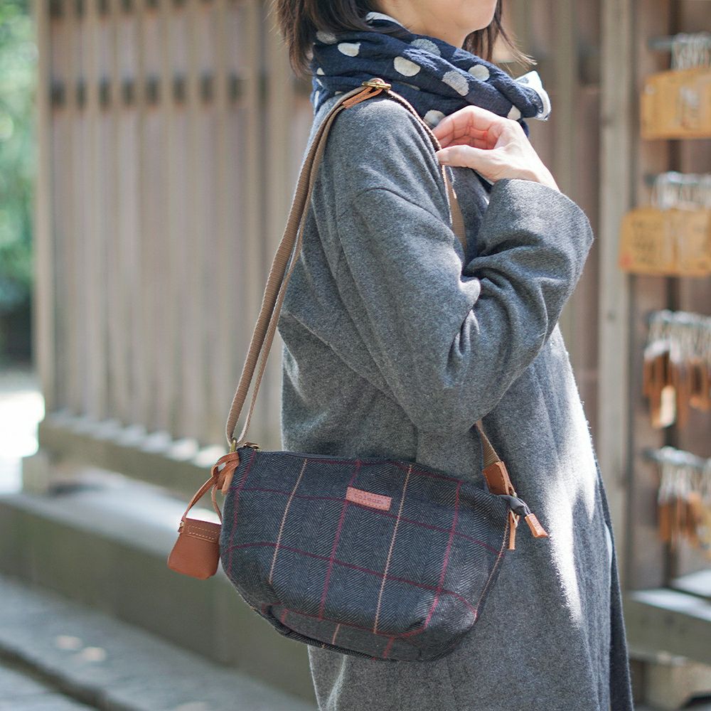 Branch m‘.,ブランチエム,ナチュラル,30代,40代,50代,60代,ゆったり,バッグ,toleur,トーラ,ショルダーバッグ,ショルダー,ウールバッグ,チェック,チェック柄,チェックバッグ