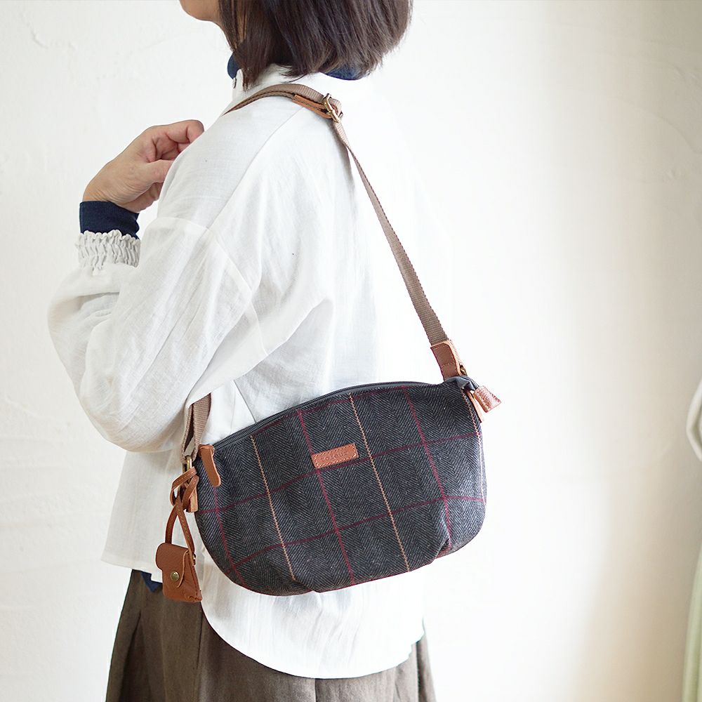Branch m‘.,ブランチエム,ナチュラル,30代,40代,50代,60代,ゆったり,バッグ,toleur,トーラ,ショルダーバッグ,ショルダー,ウールバッグ,チェック,チェック柄,チェックバッグ