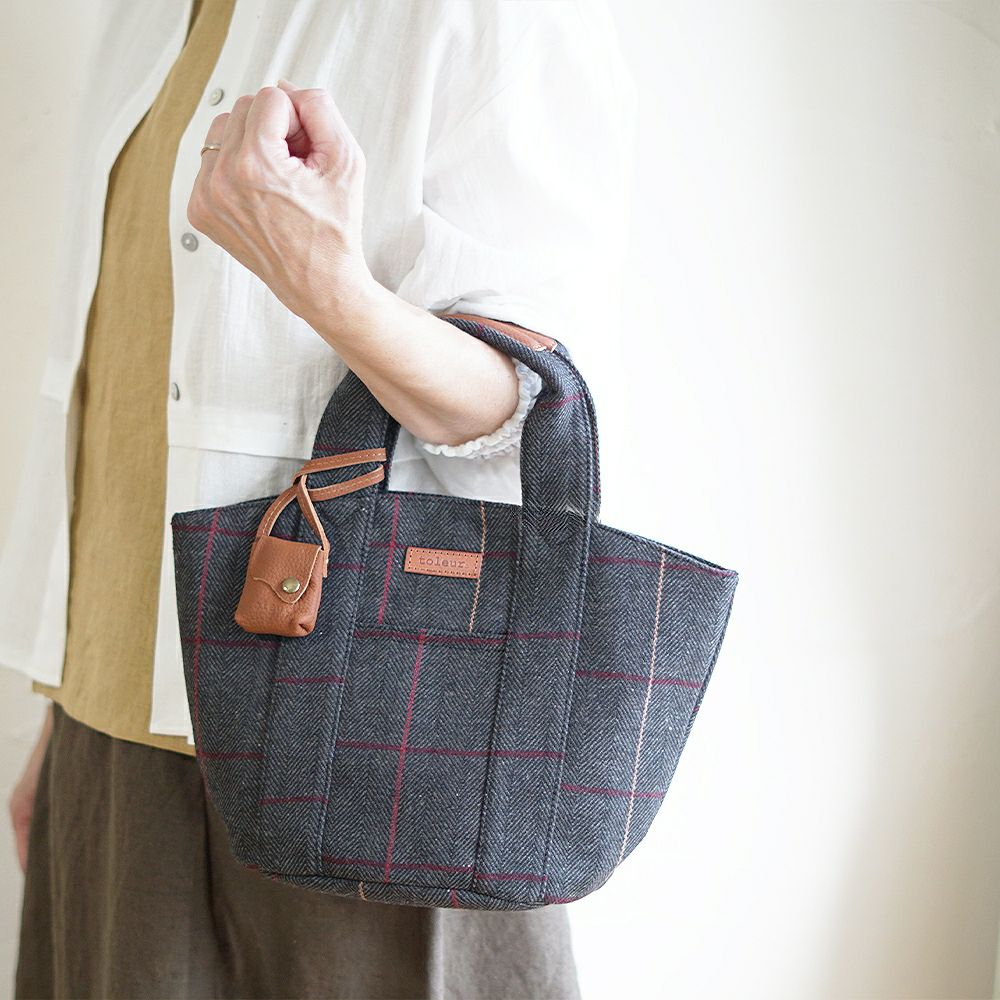 Branch m‘.,ブランチエム,ナチュラル,30代,40代,50代,60代,ゆったり,バッグ,toleur,トーラ,トートバッグ,トート,ウールバッグ,チェック,チェック柄,チェックバッグ,チェックトートバッグ