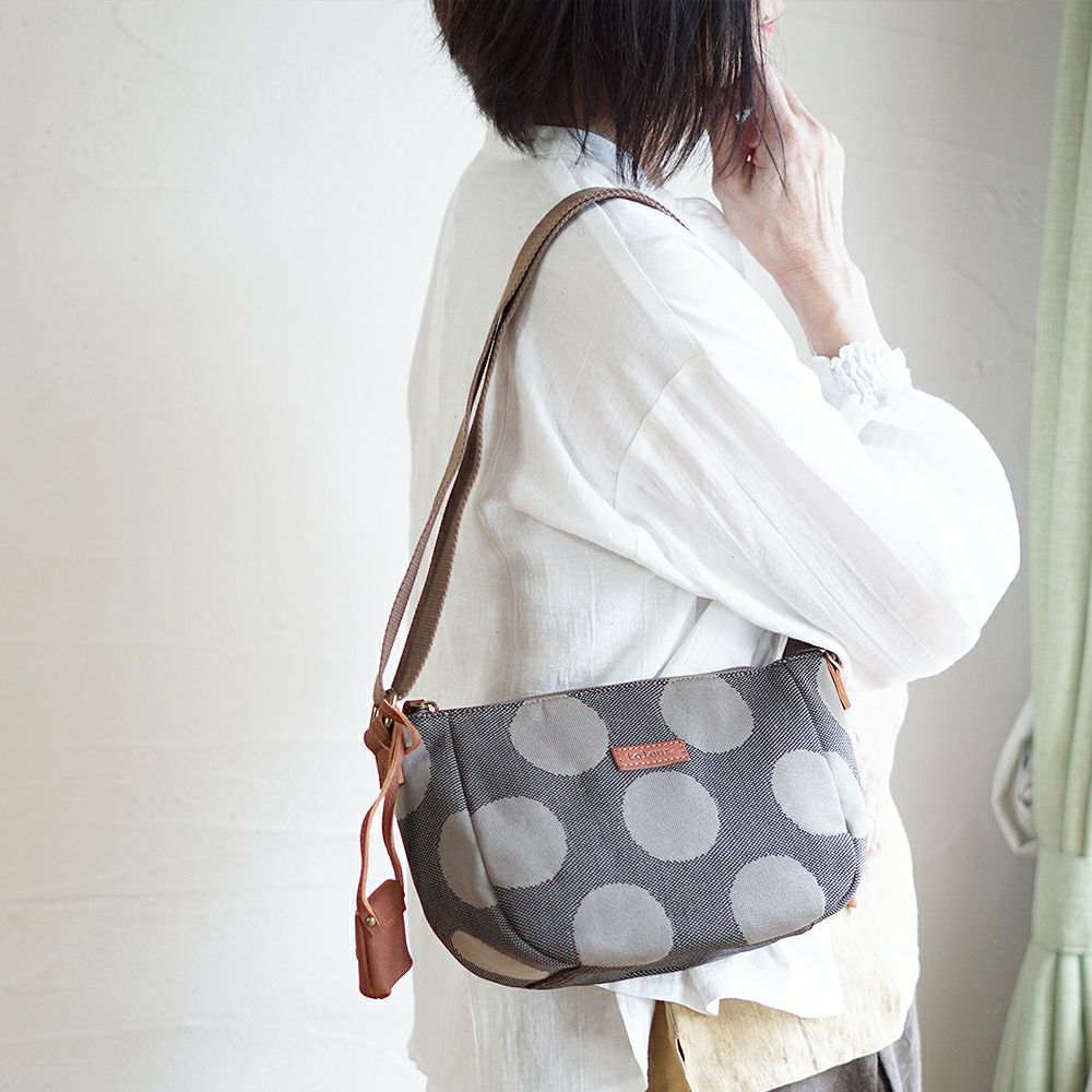 Branch m‘.,ブランチエム,ナチュラル,30代,40代,50代,60代,ゆったり,バッグ,toleur,トーラ,ショルダーバッグ,ショルダー,ウールバッグ,ドット,ドット柄,水玉バッグ, 