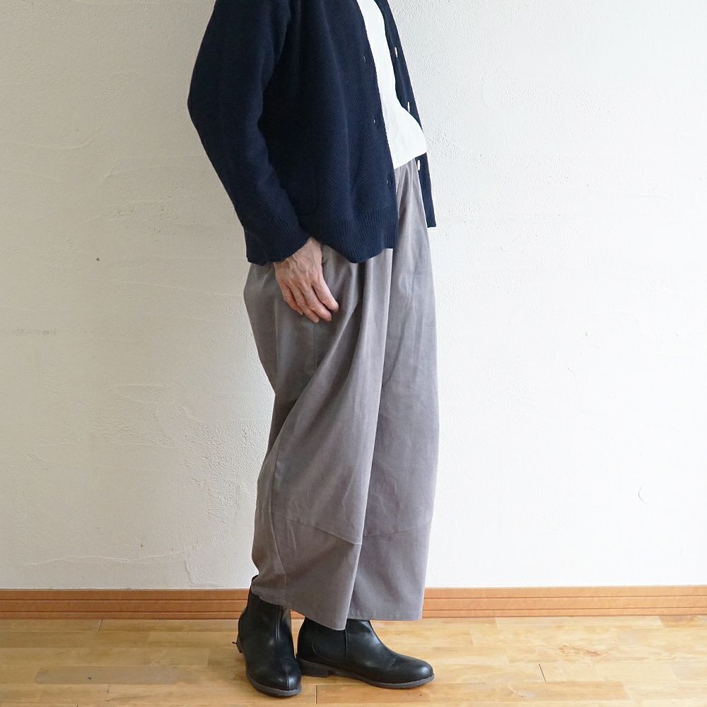 Branch m‘.,ブランチエム,ナチュラル,30代,40代,50代,60代,コットン,綿,ゆったり,パンツ,コクーンパンツ,コーデュロイ,細コール,コーデュロイパンツ,ボウルパンツ