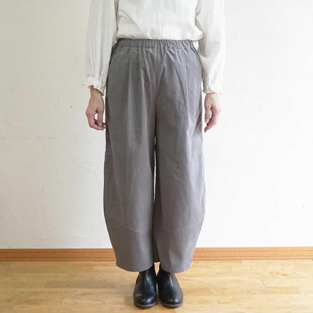 Branch m‘.,ブランチエム,ナチュラル,30代,40代,50代,60代,コットン,綿,ゆったり,パンツ,コクーンパンツ,コーデュロイ,細コール,コーデュロイパンツ,ボウルパンツ