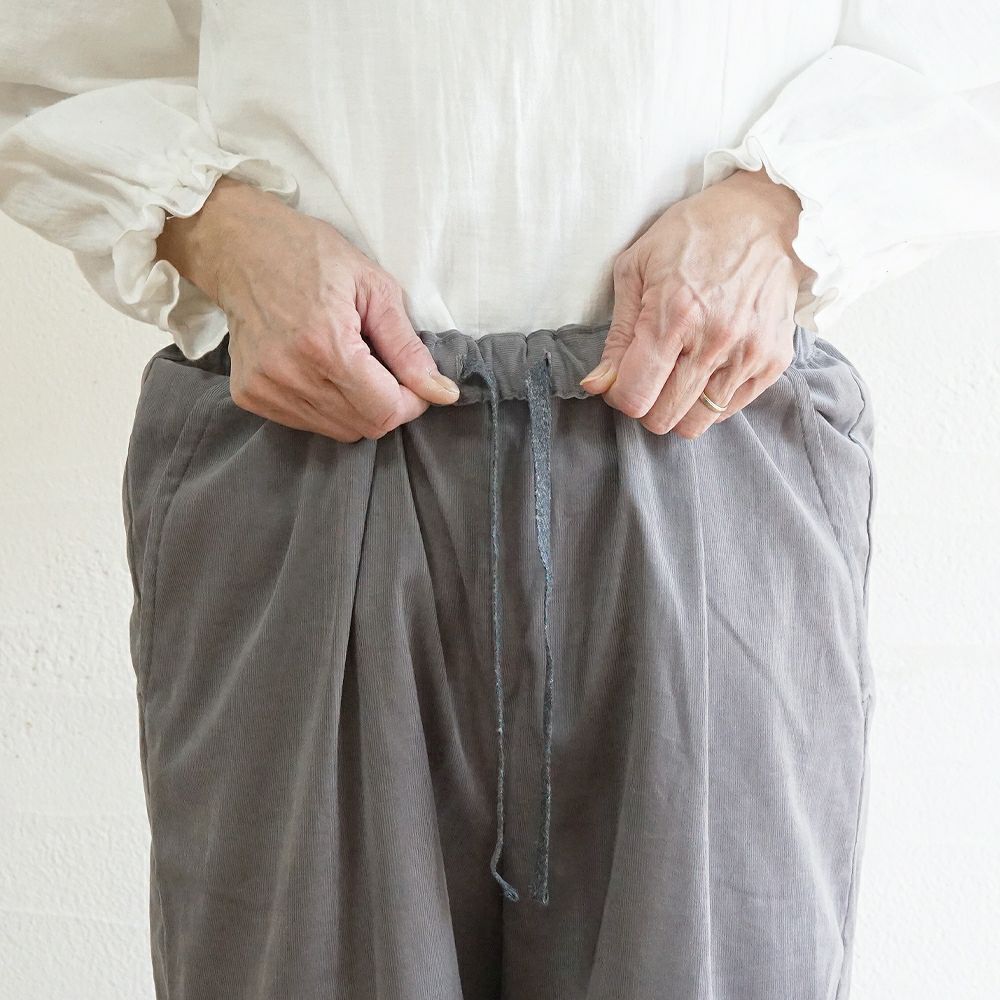 Branch m‘.,ブランチエム,ナチュラル,30代,40代,50代,60代,コットン,綿,ゆったり,パンツ,コクーンパンツ,コーデュロイ,細コール,コーデュロイパンツ,ボウルパンツ