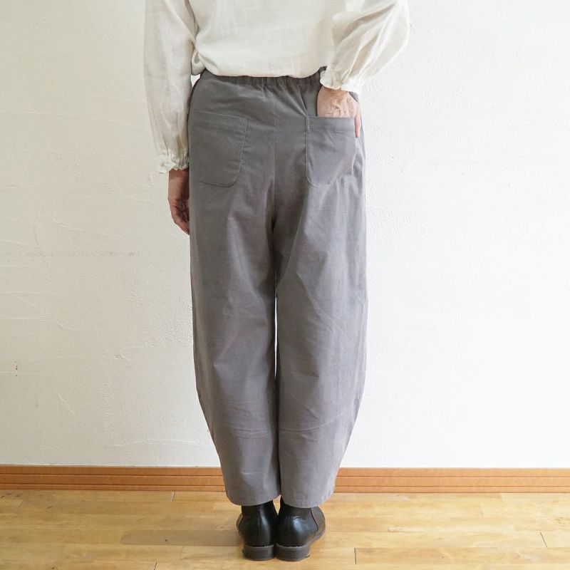 Branch m‘.,ブランチエム,ナチュラル,30代,40代,50代,60代,コットン,綿,ゆったり,パンツ,コクーンパンツ,コーデュロイ,細コール,コーデュロイパンツ,ボウルパンツ