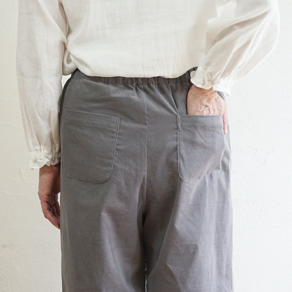 Branch m‘.,ブランチエム,ナチュラル,30代,40代,50代,60代,コットン,綿,ゆったり,パンツ,コクーンパンツ,コーデュロイ,細コール,コーデュロイパンツ,ボウルパンツ