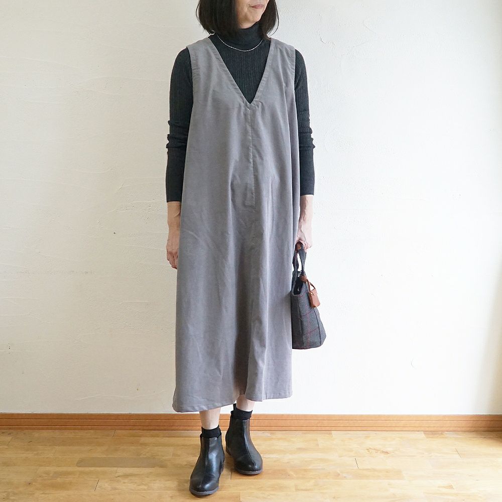 Branch m‘.,ブランチエム,ナチュラル,30代,40代,50代,60代,コットン,綿,ゆったり,ワンピース,ノースリーブワンピース,Vネックワンピース,コーデュロイ,細コール,コーデュロイワンピース,細コールワンピース