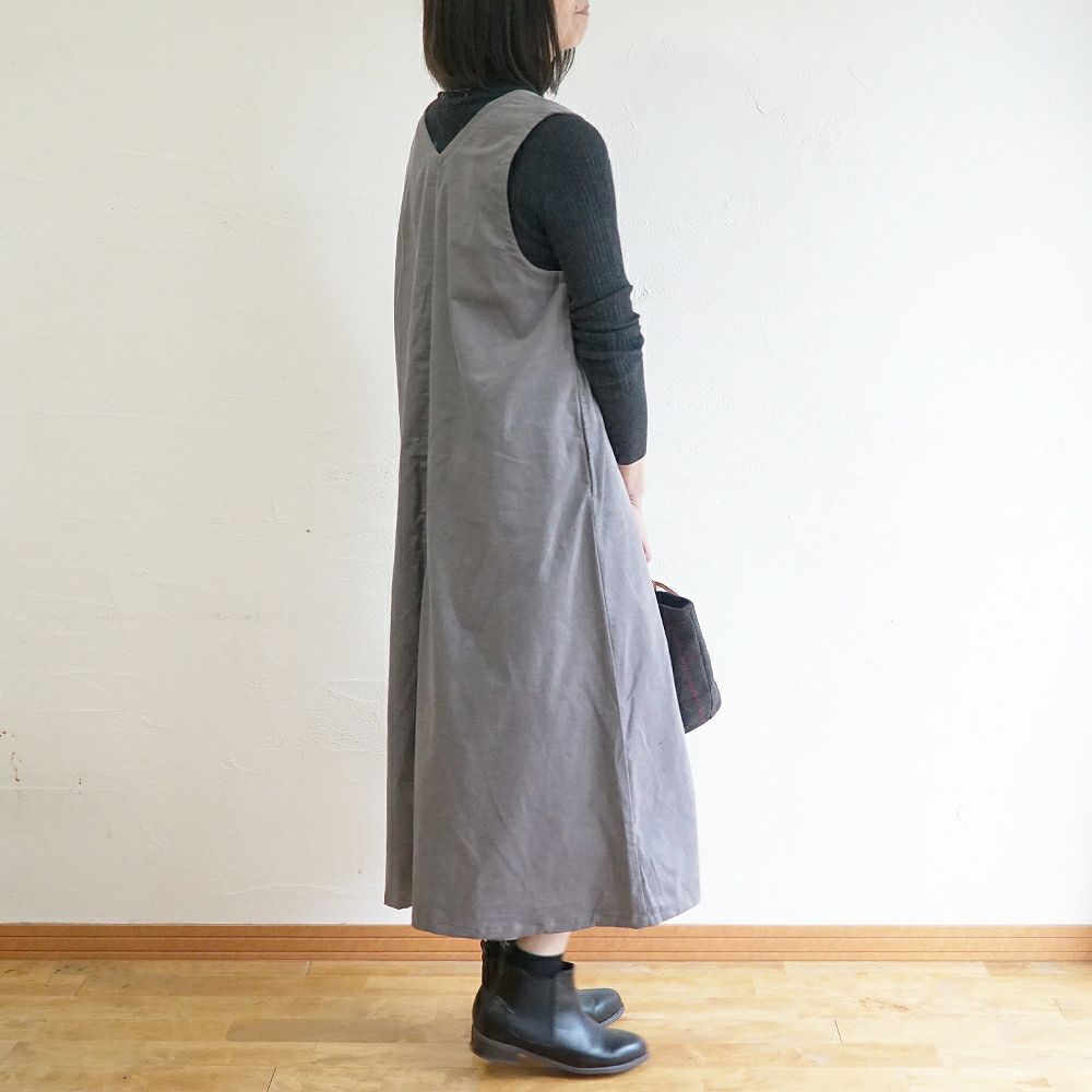 Branch m‘.,ブランチエム,ナチュラル,30代,40代,50代,60代,コットン,綿,ゆったり,ワンピース,ノースリーブワンピース,Vネックワンピース,コーデュロイ,細コール,コーデュロイワンピース,細コールワンピース