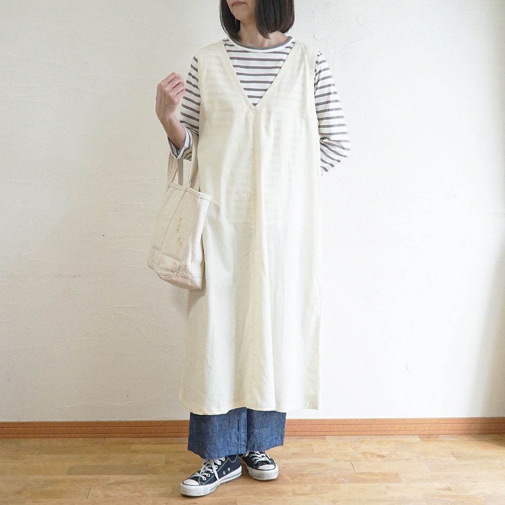 Branch m‘.,ブランチエム,ナチュラル,30代,40代,50代,60代,コットン,綿,ゆったり,ワンピース,ノースリーブワンピース,Vネックワンピース,コーデュロイ,細コール,コーデュロイワンピース,細コールワンピース