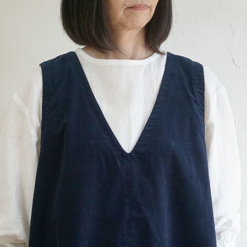 Branch m‘.,ブランチエム,ナチュラル,30代,40代,50代,60代,コットン,綿,ゆったり,ワンピース,ノースリーブワンピース,Vネックワンピース,コーデュロイ,細コール,コーデュロイワンピース,細コールワンピース