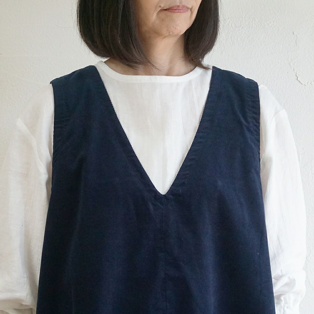 Branch m‘.,ブランチエム,ナチュラル,30代,40代,50代,60代,コットン,綿,ゆったり,ワンピース,ノースリーブワンピース,Vネックワンピース,コーデュロイ,細コール,コーデュロイワンピース,細コールワンピース