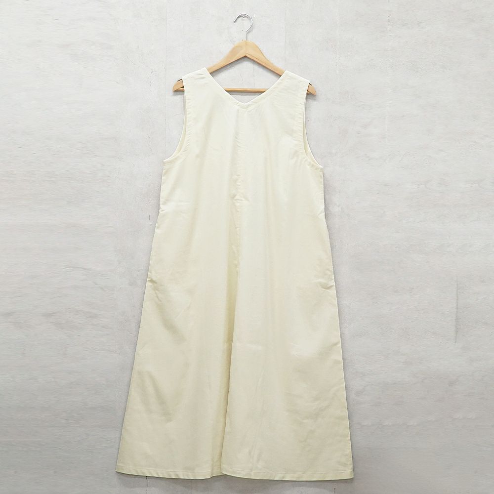 Branch m‘.,ブランチエム,ナチュラル,30代,40代,50代,60代,コットン,綿,ゆったり,ワンピース,ノースリーブワンピース,Vネックワンピース,コーデュロイ,細コール,コーデュロイワンピース,細コールワンピース