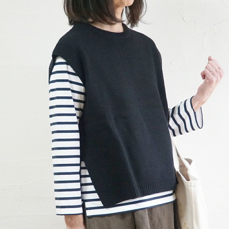 Branch m‘.,ブランチエム,ナチュラル,30代,40代,50代,60代,ウール,ゆったり,knit,ニット,ウール混,ベスト、ニットベスト,ドロップショルダー,ドロップショルダーベスト,レイヤード,重ね着