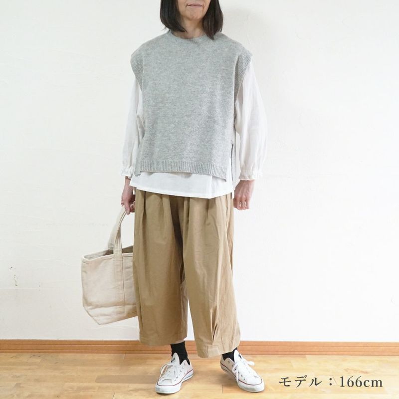 Branch m‘.,ブランチエム,ナチュラル,30代,40代,50代,60代,ウール,ゆったり,knit,ニット,ウール混,ベスト、ニットベスト,ドロップショルダー,ドロップショルダーベスト,レイヤード,重ね着